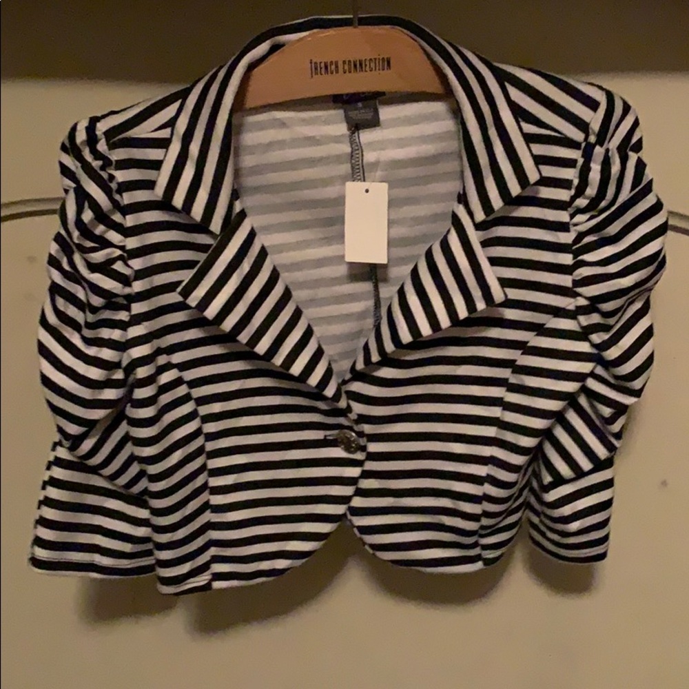 Cropped blazer